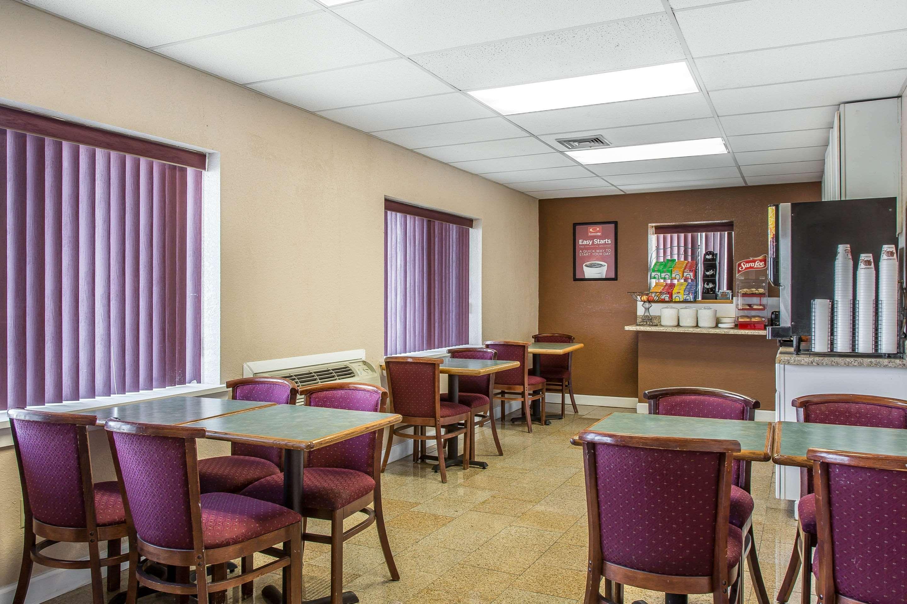 Econo Lodge Cranston - Providence Exterior foto